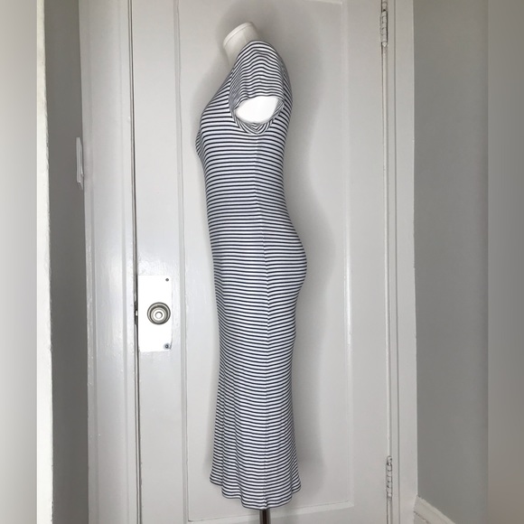 Club Monaco - White & Black Striped Midi T-Shirt Dress - Picture 4 of 7